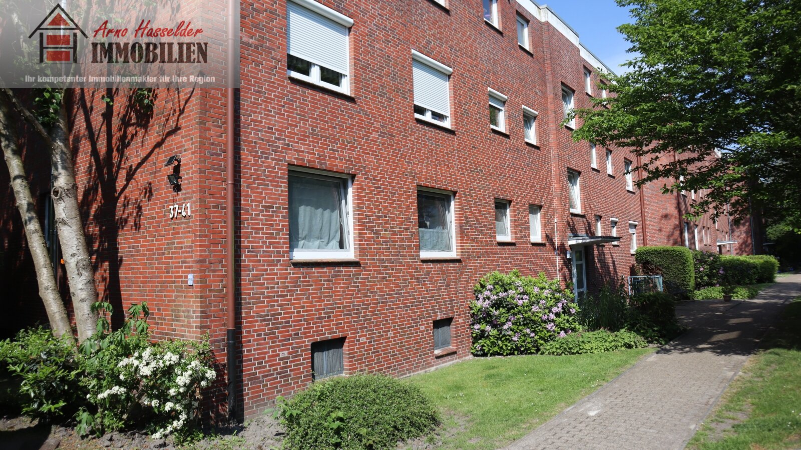 Ansicht Eingang Gebäude